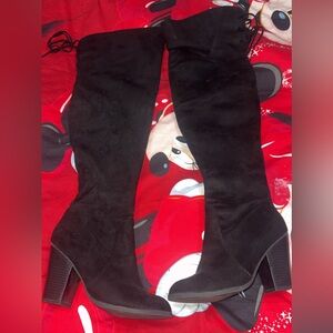 Elegant Black Knee-High Women's Boots